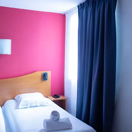 מלון Le Clocher De Rodez Centre Gare 3*