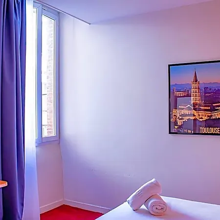 ホテル Le Clocher De Rodez Centre Gare 3*