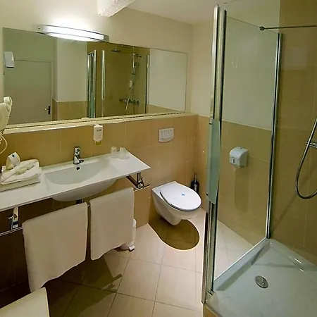 Le Clocher De Rodez Centre Gare ホテル 3*