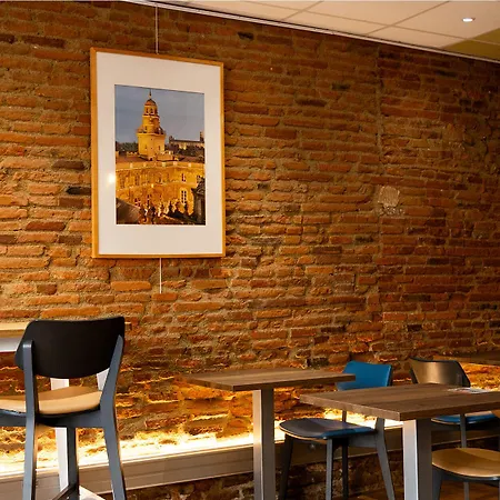 Hotel Le Clocher De Rodez Centre Gare 3*