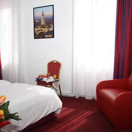 Le Clocher De Rodez Centre Gare