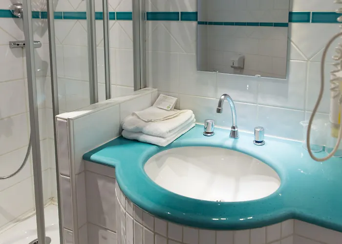 Le Clocher De Rodez Centre Gare