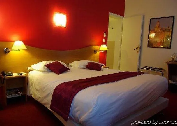 Le Clocher De Rodez Centre Gare Tolosa