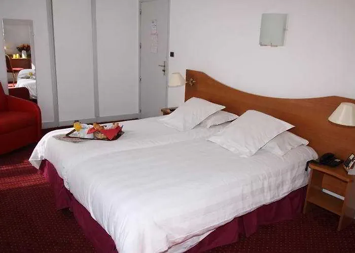 Le Clocher De Rodez Centre Gare ホテル 3*