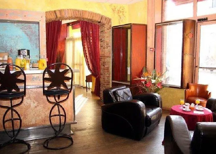 Le Clocher De Rodez Centre Gare Hotel 3*