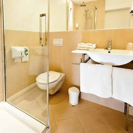 酒店 Le Clocher De Rodez Centre Gare 3*