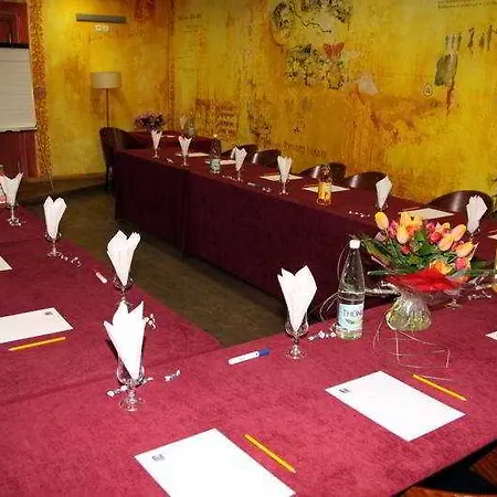 酒店 Le Clocher De Rodez Centre Gare 3*