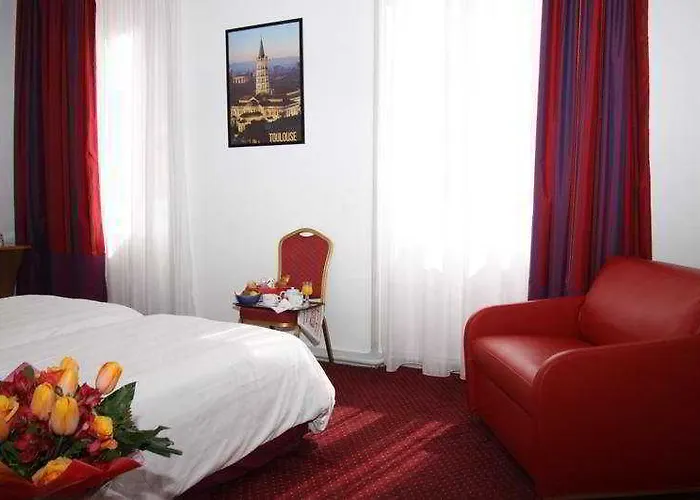 Le Clocher De Rodez Centre Gare