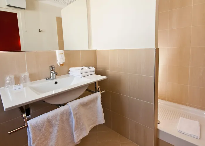 Hotel Le Clocher De Rodez Centre Gare