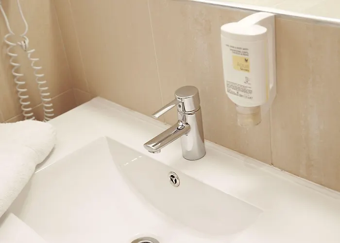 Hotel Le Clocher De Rodez Centre Gare 3*